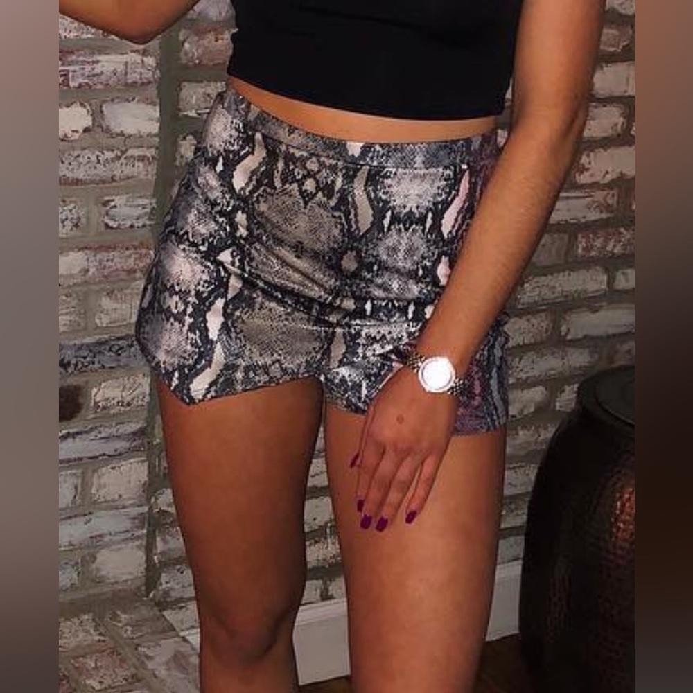 Snake print skort - size small